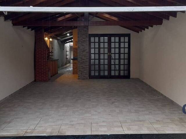 #910 - Casa para Venda em Taubaté - SP - 2