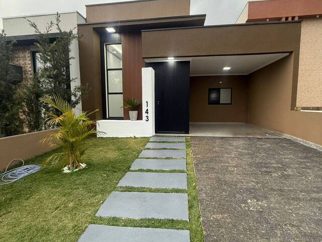 #956 - Casa para Venda em Pindamonhangaba - SP - 1