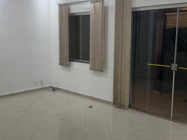 #1397 - Sobrado para Locação em Taubaté - SP - 2