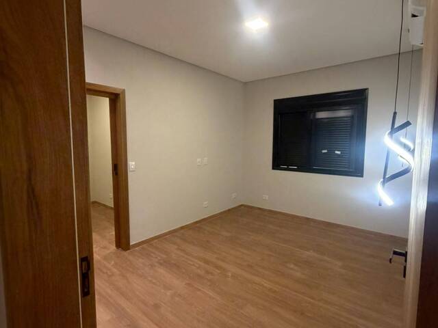 Casa para Venda em São José dos Campos - 5